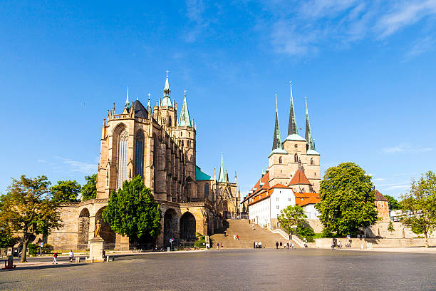 berühmte erfurt kathedrale und st. severus church in thüringen, deutschland - thuringia stock-fotos und bilder