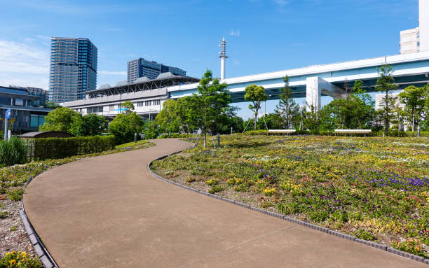 "Flower Plaza" located at the eastern end of Symbol Promenade Park On a sunny day in May 2023, "Flower Plaza" located at the eastern end of Symbol Promenade Park near "Odaiba" in Koto Ward, Tokyo. ちやほや stock pictures, royalty-free photos & images