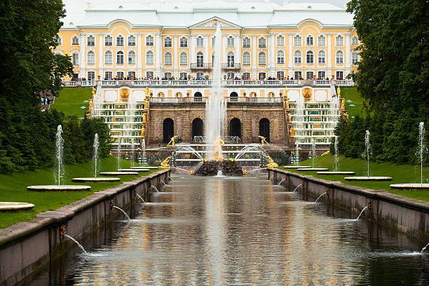 istock Peterhof Grand Cascade in St.Petersburg 153038561