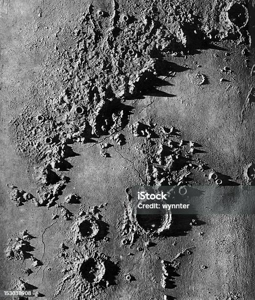 ビンテージリトグラフの Lunar Appenines の月面 - 月面のストックフォトや画像を多数ご用意 - 月面, 月, 古風