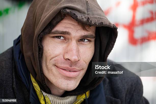 Homens Semabrigo - Fotografias de stock e mais imagens de Sem Abrigo - Sem Abrigo, Pobreza - Questão Social, Homens