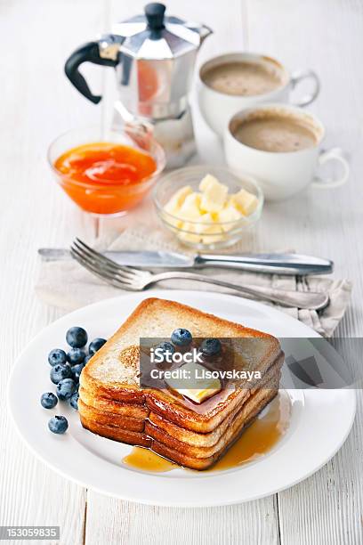 Toast Alla Francese - Fotografie stock e altre immagini di Toast alla francese - Toast alla francese, Burro, Caffè - Bevanda