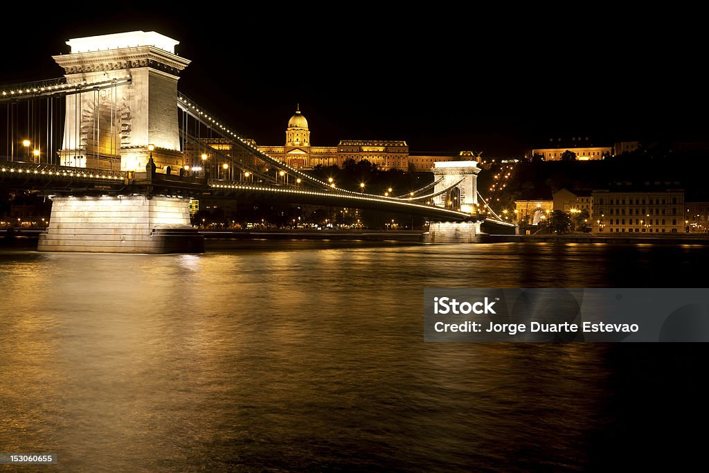 , Kettenbrücke bei Nacht in Budapest - Lizenzfrei Abenddämmerung Stock-Foto