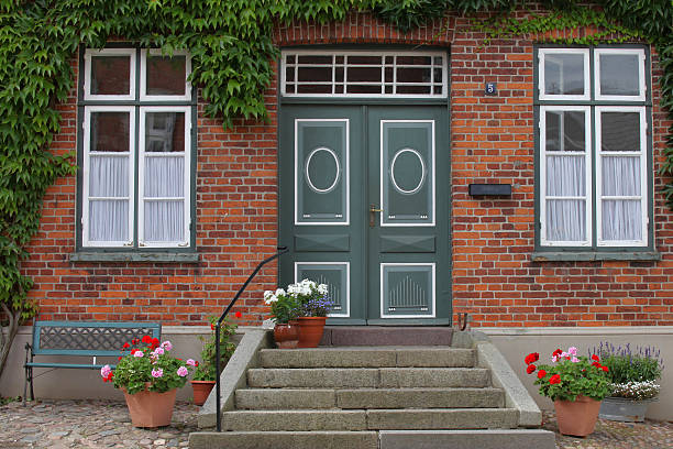 istock details of an idyllic old cottage 153064197