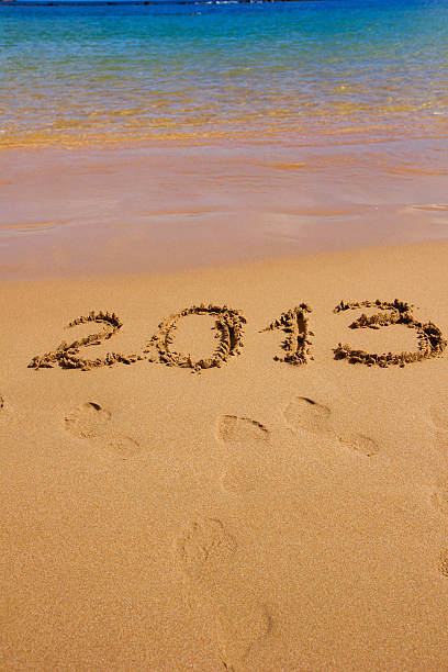 nowy rok 2013 roku na plaży - 2013 beach sand new years eve zdjęcia i obrazy z banku zdjęć