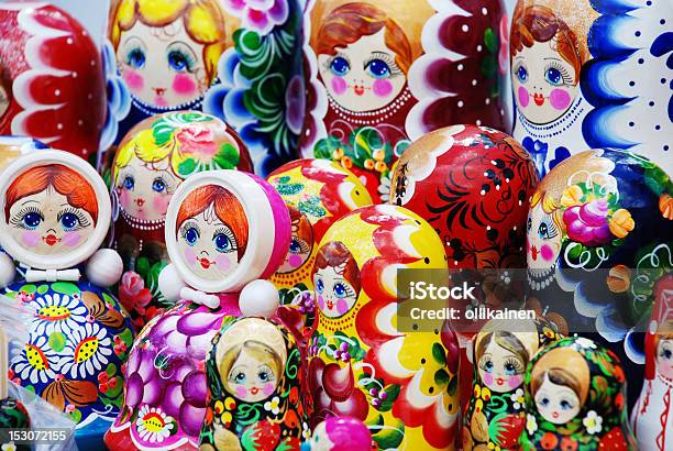 Foto de Muitos Russas Tradicionais Bonecas Matryoshka e mais fotos de stock de Arte e Artesanato - Assunto - Arte e Artesanato - Assunto, Babushka, Boneca