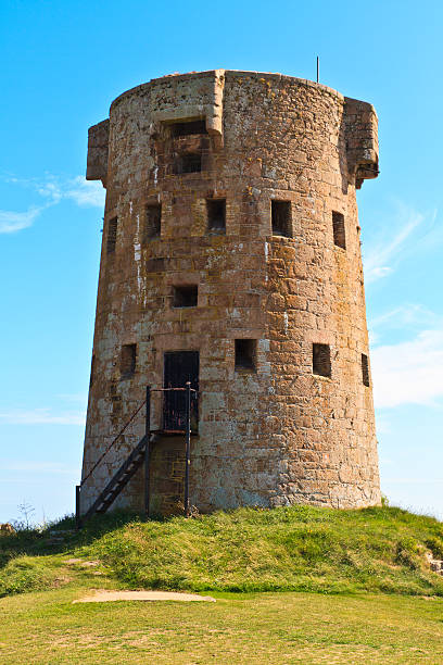 le hocq tower, jersey coastal - le hocq tower zdjęcia i obrazy z banku zdjęć