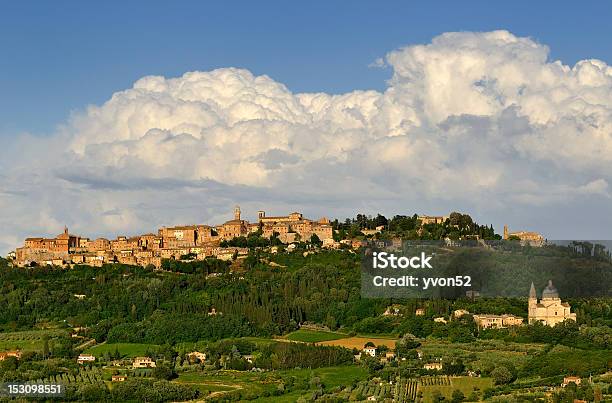 Paisaje De Toscana Foto de stock y más banco de imágenes de Agricultura - Agricultura, Aire libre, Campo - Tierra cultivada