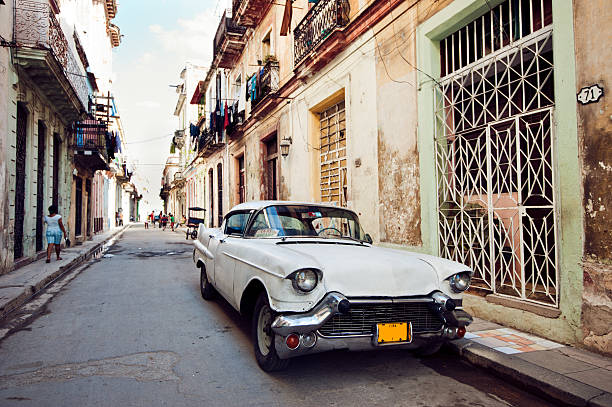 istock Havana street, Cuba 153129592