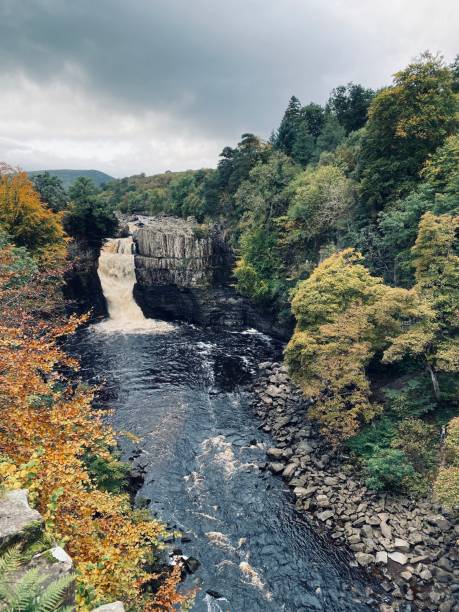 водопад высокой силы в графстве дарем - pennines стоковые фото и изображения