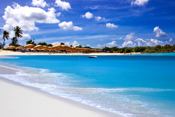 istock Mullet bay beach in St. Maarten, Netherlands 1531369225