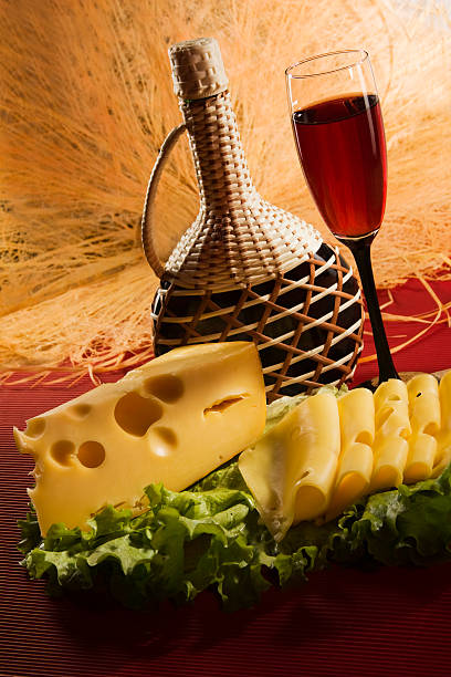 Rotwein Glas und Käse – Foto