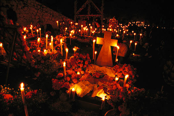 死者の日、ハニッツィオ、ミチョアカン、メキシコ - candle memorial vigil praying candlelight ストックフォトと画像