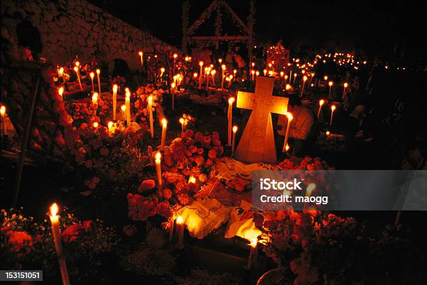 Dia Dos Mortos De Janitzio Michoacan México - Fotografias de stock e mais imagens de Dia dos Fiéis Defuntos - Dia dos Fiéis Defuntos, México, Cemitério