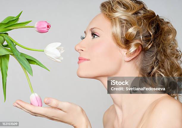 Wiosna Lady - zdjęcia stockowe i więcej obrazów Jaskrawy kolor - Jaskrawy kolor, Kobiety, Piękno
