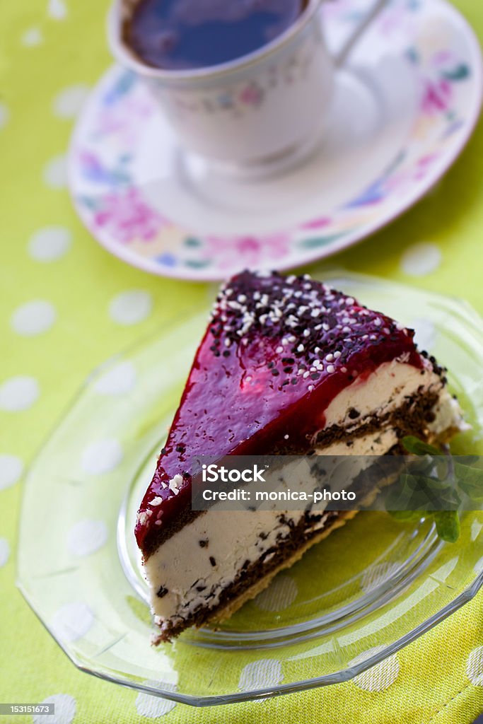 Schwarzwald pastel con cerezas frutas y crema - Foto de stock de Adorno de frutas libre de derechos