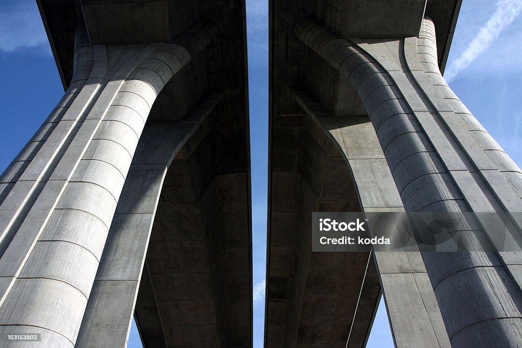 Grande novo concreto a ponte de auto-estrada - Foto de stock de Alto - Descrição Geral royalty-free