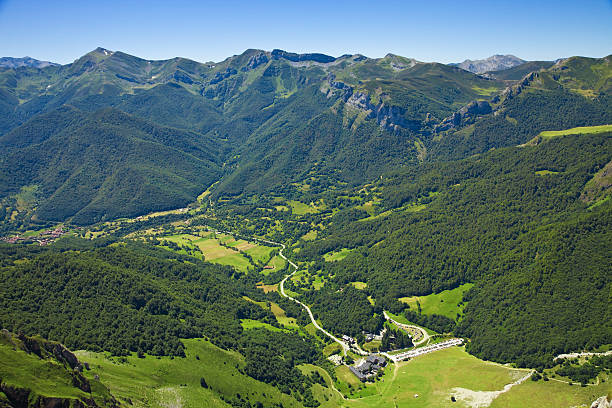 Aerial view of Fuente Dé valley. Picos de Europa, Spain Panorama of the valley. View from the top of Fuente Dé. Cantabria, Spain. EOS 5D MarkII cantabria stock pictures, royalty-free photos & images