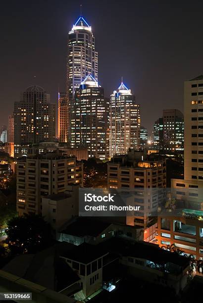 Bangkok Bei Nacht Stockfoto und mehr Bilder von Außenaufnahme von Gebäuden - Außenaufnahme von Gebäuden, Bangkok, Bankenviertel