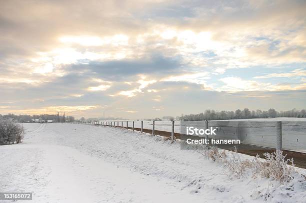 Zimowy Krajobraz - zdjęcia stockowe i więcej obrazów Bez ludzi - Bez ludzi, Biały, Chmura
