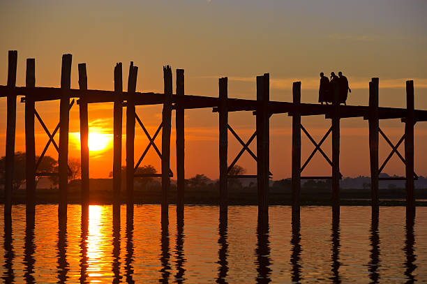 istock U Bein bridge, Mandalay, Myanmar 153168003