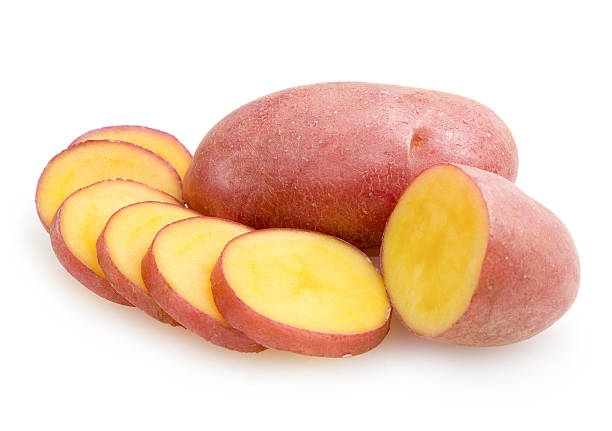 kartoffeln - red potato raw potato red vegetable stock-fotos und bilder