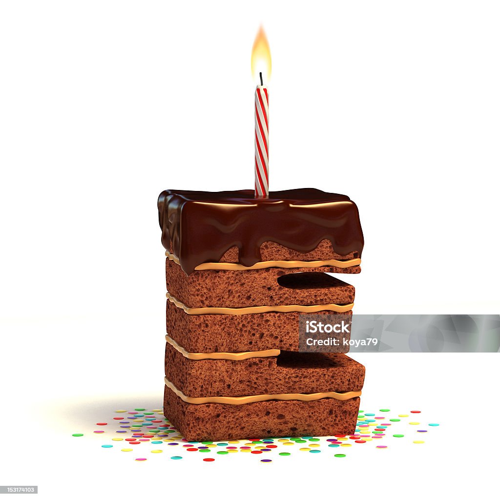 Gâteau au chocolat en forme de Lettre E - Photo de Anniversaire libre de droits