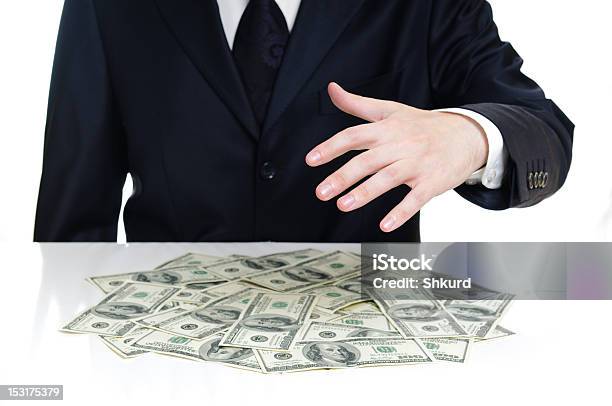 Mão Acima Do Dinheiro - Fotografias de stock e mais imagens de Abundância - Abundância, Adulto, Amontoar