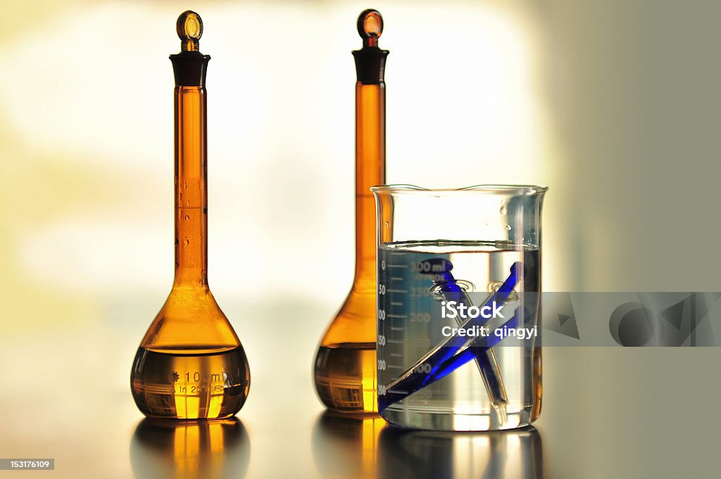 El frasco de vidrio-serie médica - Foto de stock de Agua libre de derechos