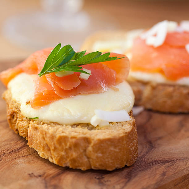 istock Crostinis with smoked salmon and mozzarella 153178366