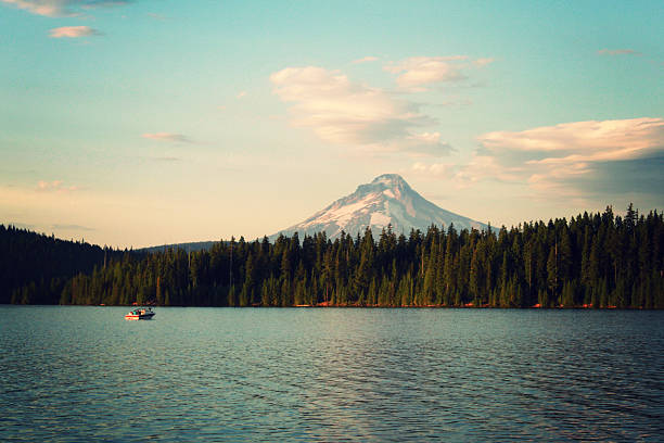 istock Mountain View From the Lake 153179972