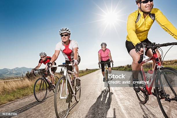 Roadradfahrer Reiten Zusammen Stockfoto und mehr Bilder von Radfahren - Radfahren, Rennrad, Fahrrad