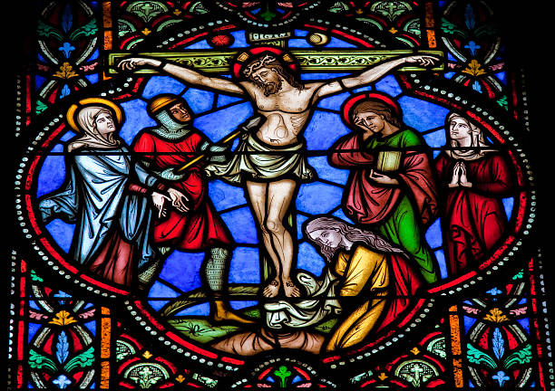 jesus am kreuz - lamentation stock-fotos und bilder