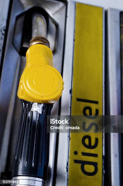 Pompa Carburante - Fotografie stock e altre immagini di Ambientazione esterna - Ambientazione esterna, Benzina, Città