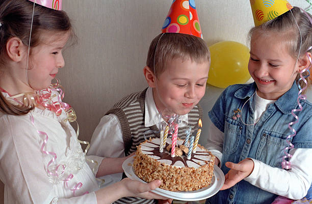 istock child birthday party 153202629