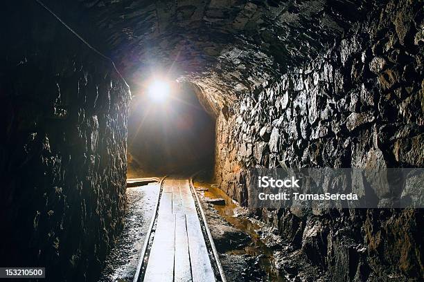 Метро Ствол Шахты — стоковые фотографии и другие картинки Угольная шахта - Угольная шахта, Тоннель, Ствол шахты