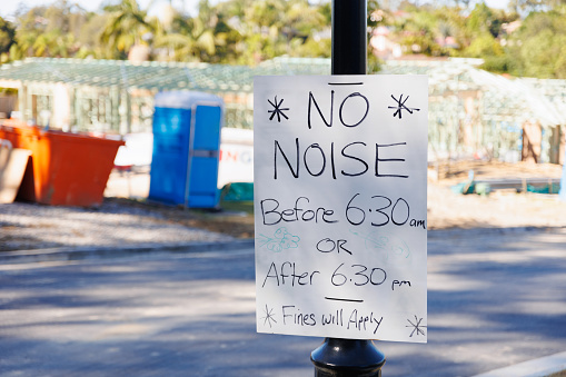 No noise warning sign on residential housing development