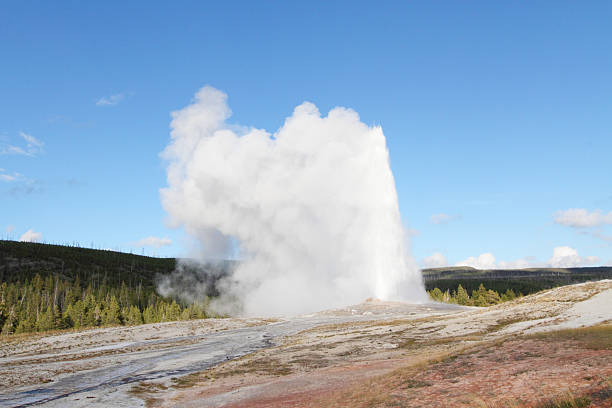 istock Old Faithful Geyser 153222690