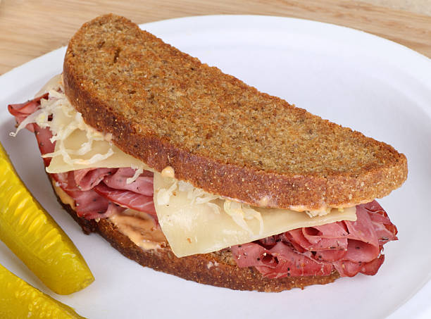 istock Grilled Reuben Sandwich 153224001
