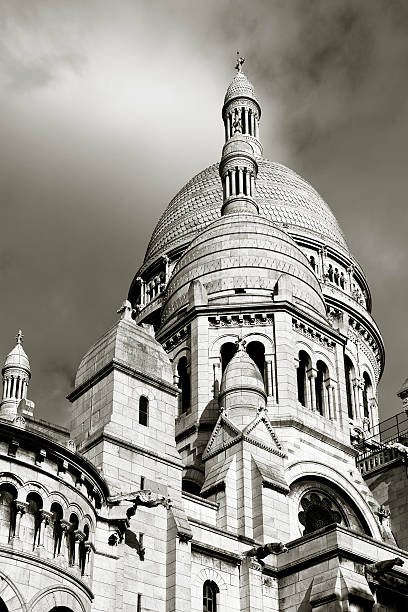 istock Sacre-Coeur basilica, Paris 153231379