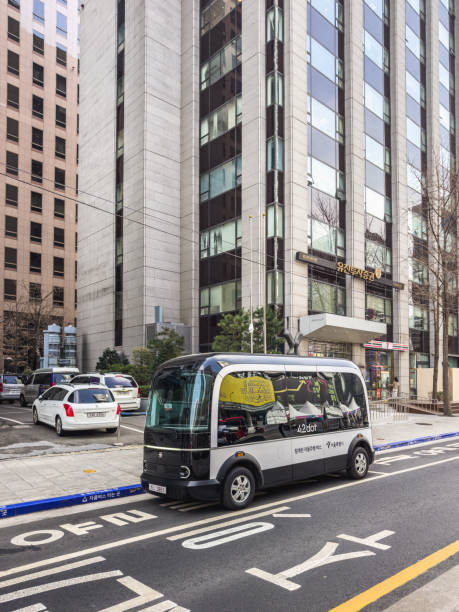Editorial Seoul's popular landmarks in springtime 42dot driverless autonomous electric shuttle bus in use in Seoul, biggest city in South Korea. Seoul, South Korea - March 22, 2023. seoul bus stock pictures, royalty-free photos & images