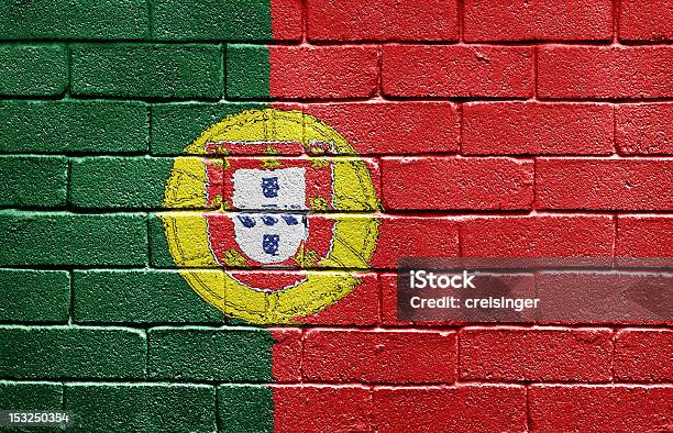Flaga Portugalii Na Mur Z Cegły - zdjęcia stockowe i więcej obrazów Bez ludzi - Bez ludzi, Flaga, Flaga Portugalii