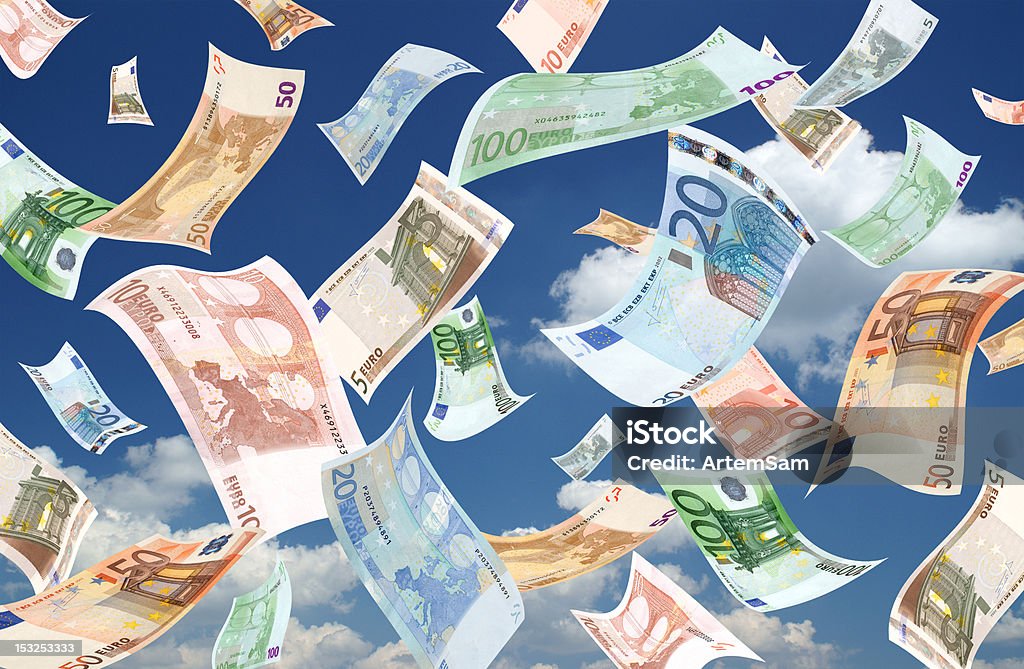 Caída de euros (sky background - Foto de stock de Moneda de la Unión Europea libre de derechos