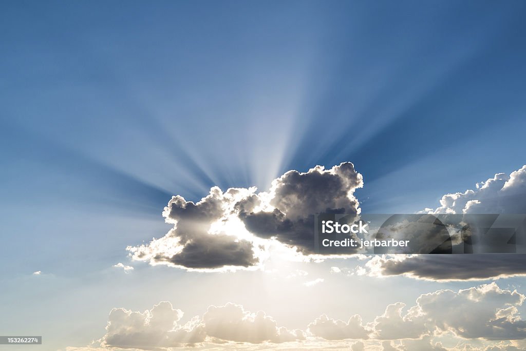 Recubrimiento de plata nubes - Foto de stock de Aire libre libre de derechos