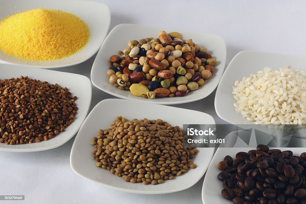 Fagioli, riso, grano saraceno, lenticchie, mais, caffè - Foto stock royalty-free di Cereale