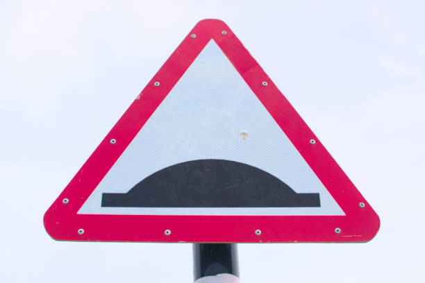istock Speed breaker road sign 1532764026