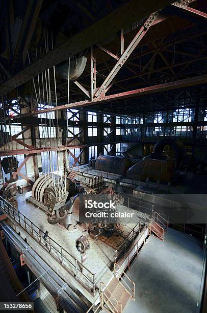 Antiga Fábrica De Equipamento - Fotografias de stock e mais imagens de Antigo - Antigo, Eficiência, Eletricidade