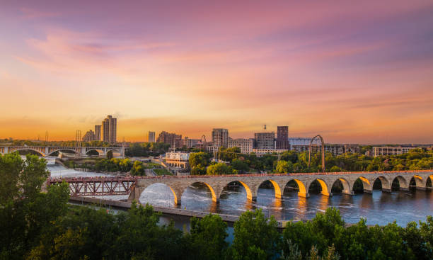 Minneapolis Minnesota at Sunset on the Mississippi River, Minneapolis Minnesota at Sunset on the Mississippi River, minneapolis stock pictures, royalty-free photos & images