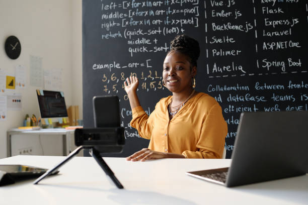 istock Teacher leading her blog online 1533107633