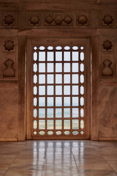 istock Decorative mesh window in Agra Red Fort, beautiful ancient windows with beautiful wall decorations 1533233815